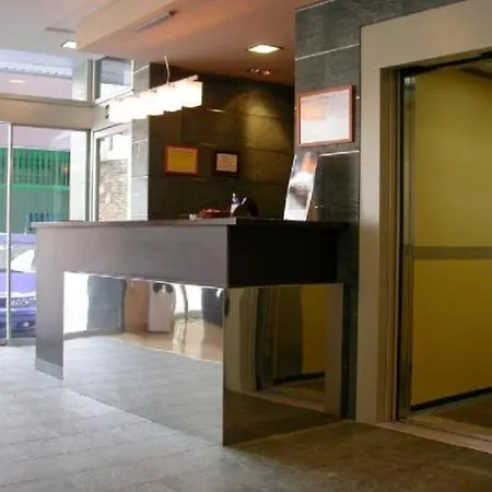 מלון Exe Puerta San Pedro