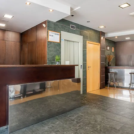 מלון Exe Puerta San Pedro