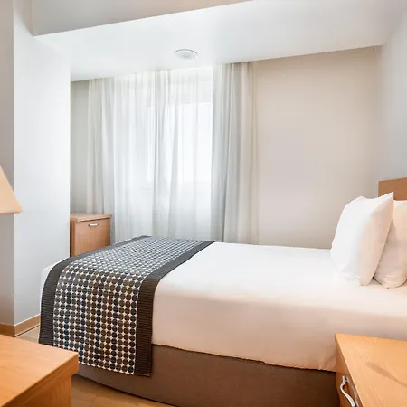 Exe Puerta San Pedro 3*