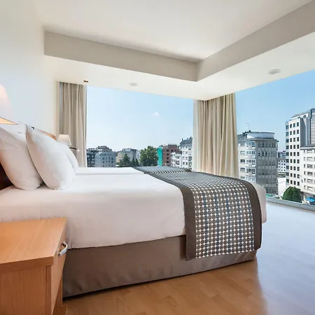 מלון Exe Puerta San Pedro