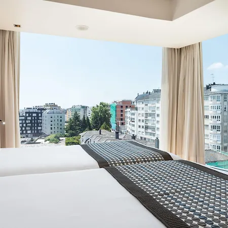 מלון Exe Puerta San Pedro