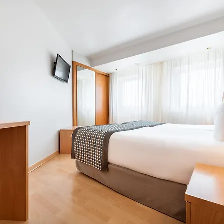 Hotell Exe Puerta San Pedro 3*