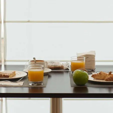 Exe Puerta San Pedro מלון 3*