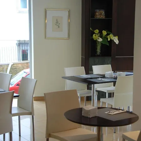 Exe Puerta San Pedro מלון