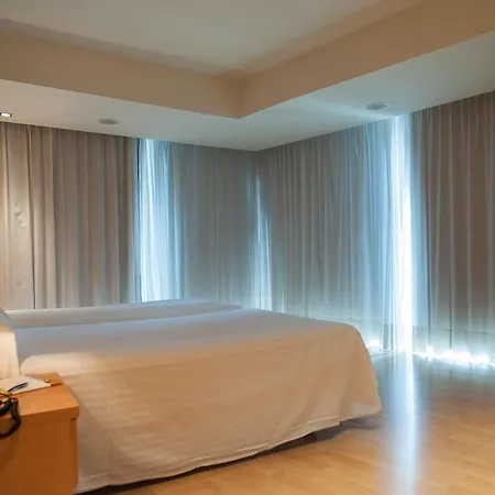 Exe Puerta San Pedro 3*