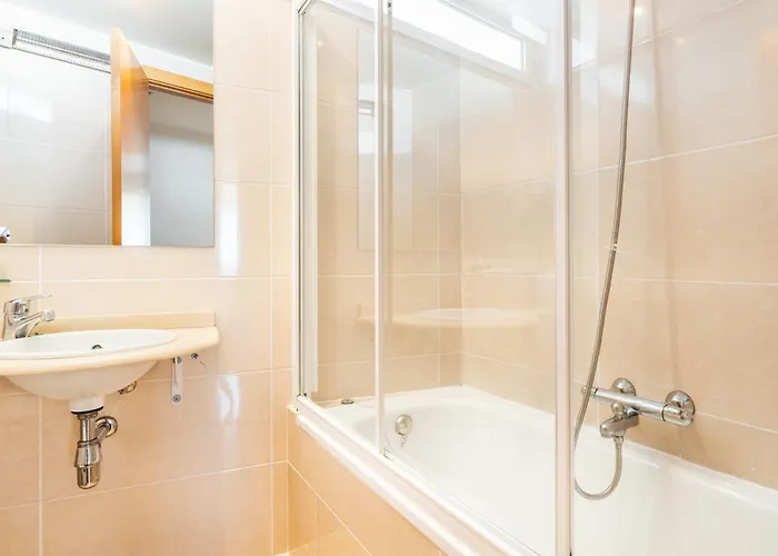 Dorma Puerta De San Pedro Otel