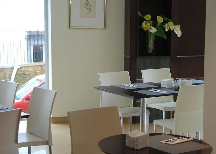 Dorma Puerta De San Pedro Otel