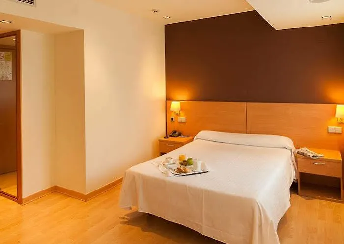 Hotel Dorma Puerta De San Pedro 3*